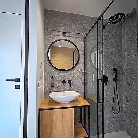 Czarna & Hotel 4*