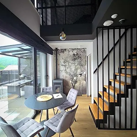 Hotel Czarna & 4*